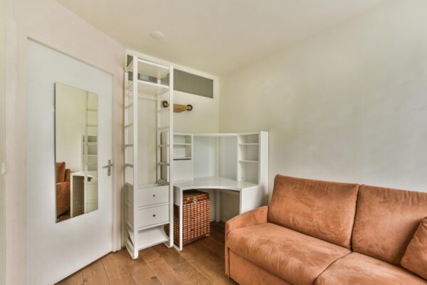 Ce tip de mobilier face o cameră mică să pară mai mare